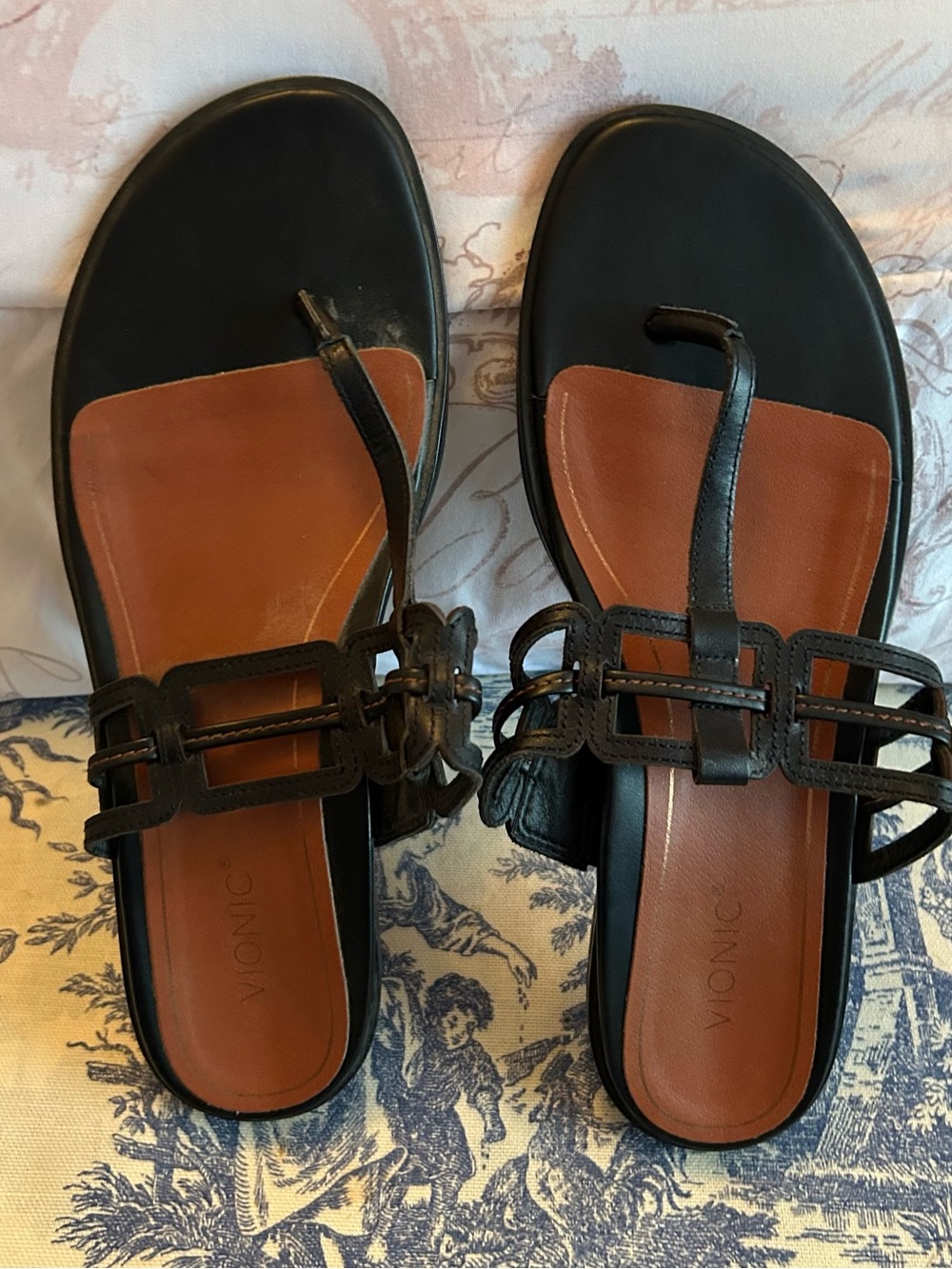 Vionic Alvana Black Leather Toe Post Sandals Orthotic Comfort Size 9.5